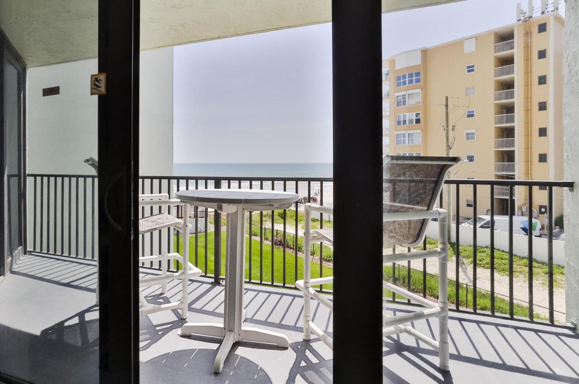 1 Bedroom -1 Bath With Ocean Views At Ocean Trillium 302 New Smyrna Beach Extérieur photo